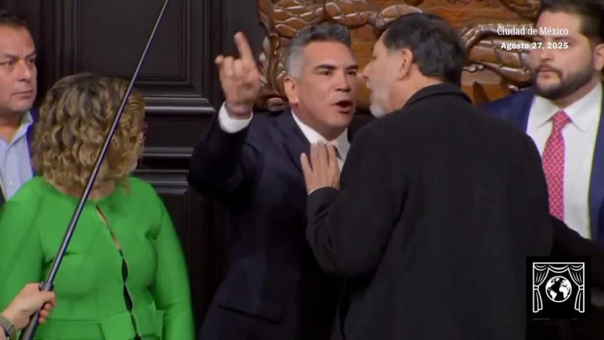 ⚠️ ¡Última hora en México🇲🇽! ⚠️👉🏾 El Senado de la República se convirtió en un ring de box.