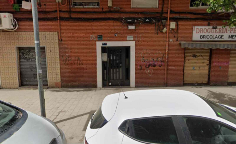 Un bloc de 52 habitatges a Badalona porta gairebé una setmana sense llum i els veïns han esclatat