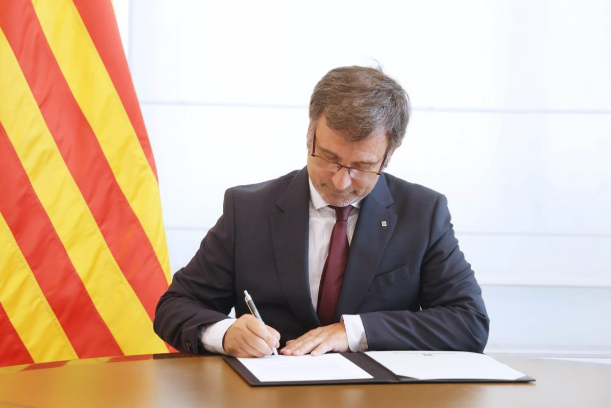 Vila firma la carta