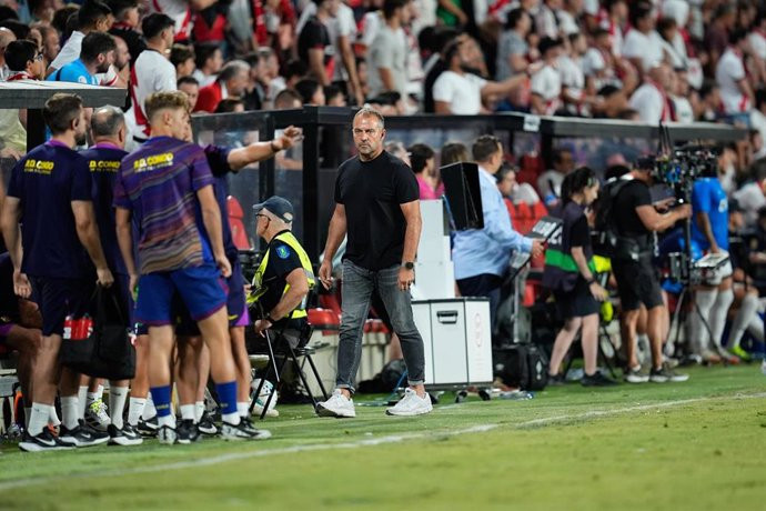 Joan Garcia salva un punt per al Barça i Hansi Flick dispara amb bala: “els egos maten l'èxit”