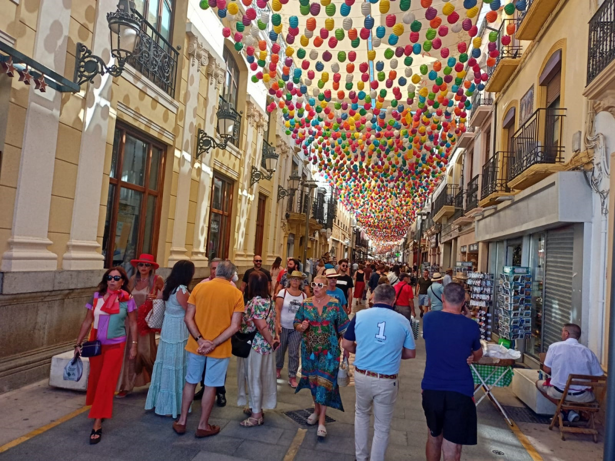 EuropaPress 4660041 personas pasean feria centro ronda sabado goyesca
