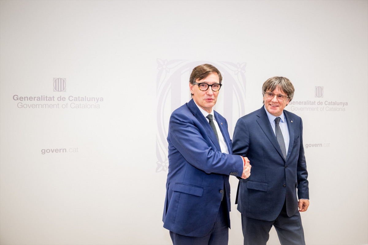 EuropaPress 6929959 presidente generalitat salvador illa saluda presidente junts per catalunya
