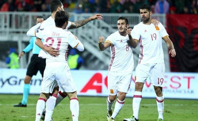 La 'Roja' guanya a Albània amb gols de Costa i Nolito