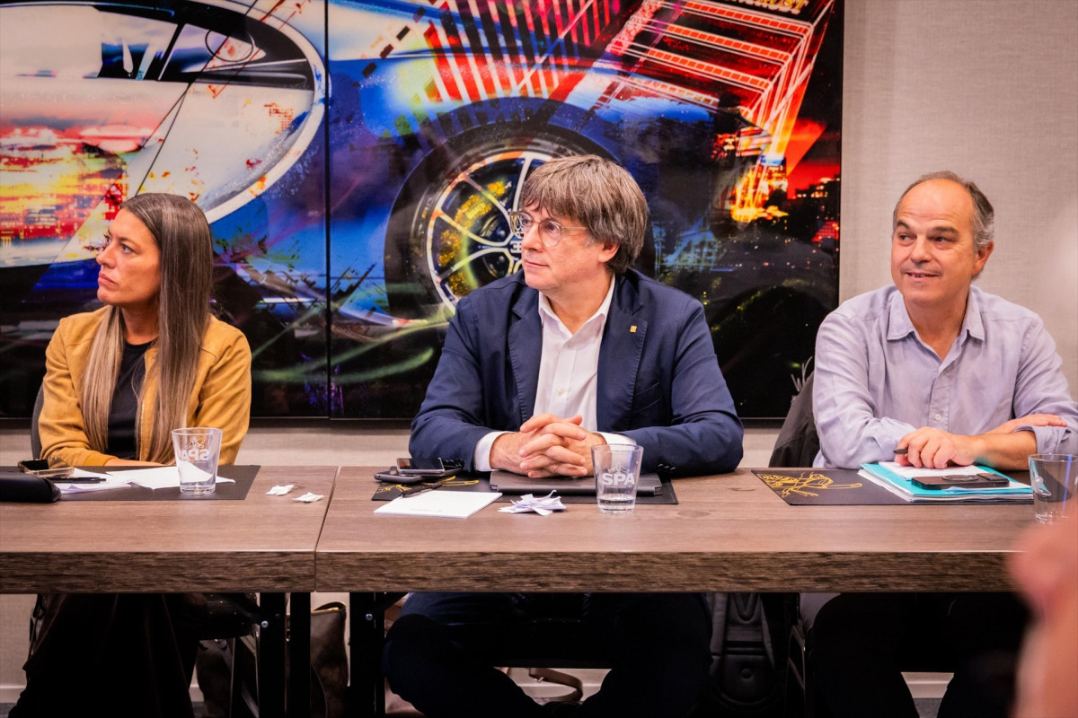 EuropaPress 6931731 carles puigdemont jordi turull miriam nogueras reunion (2)
