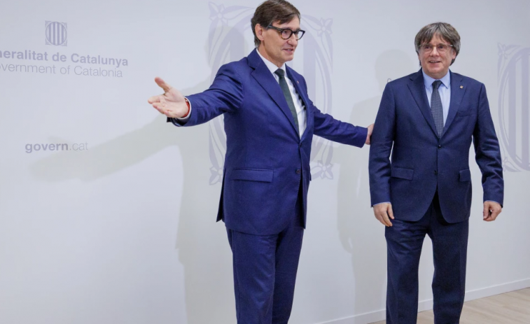 La foto entre Illa i Puigdemont que pot canviar-ho tot: Junts aprovarà els Pressupostos?