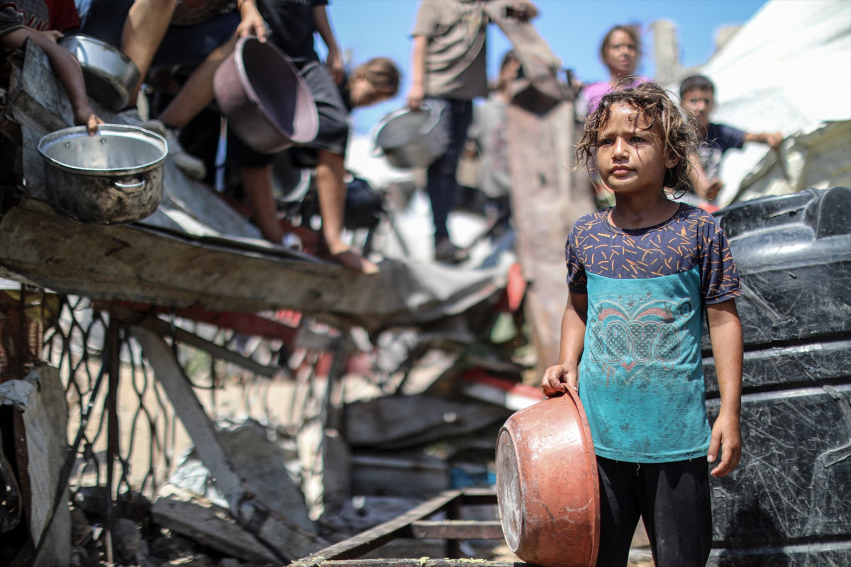 EuropaPress 6931169 03 september 2025 palestinian territories gaza palestinians wait to receive