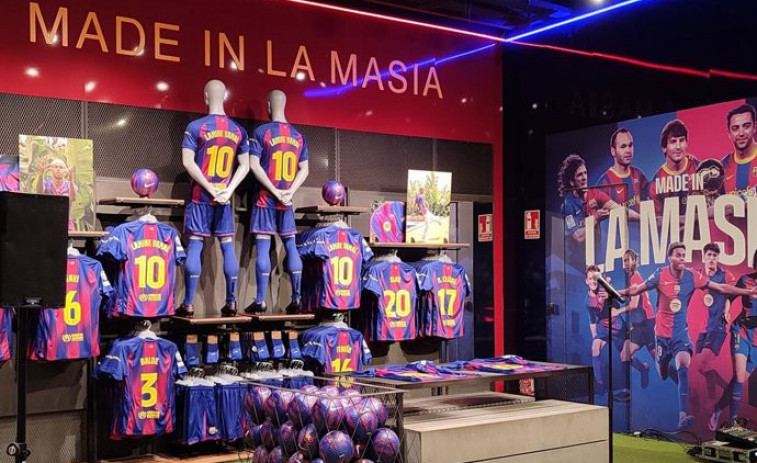 El Barça no la vol, però Barcelona la porta: la samarreta rosa que ningú va autoritzar i ho va canviar tot