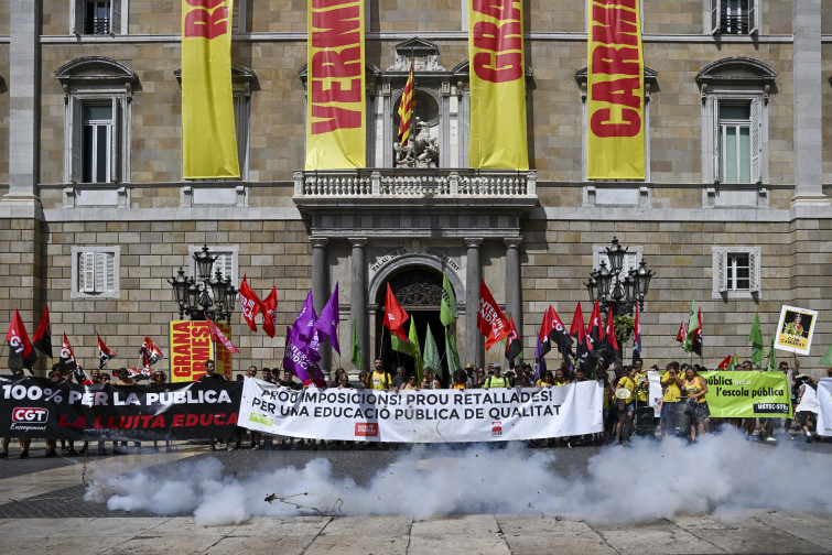 CCOO i UGT criden a aturar l’activitat del personal laboral docent aquest 8 de setembre