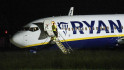 Aterratge d'emergència d'un vol de Ryanair amb destinació Girona: un passatger va intentar obrir la porta amb l'avió a l'aire