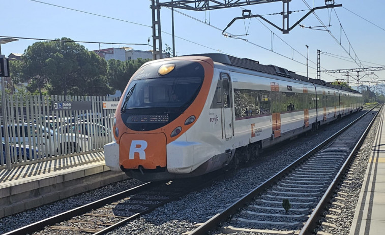 Retards de 30 minuts en la R4 de Rodalies per incidència a Sant Vicenç de Calders