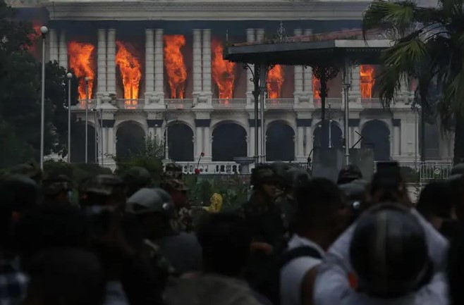 VÍDEO | Exclusiva de Catalunya Press: catalans atrapats a Nepal revelen la preocupació de la població local i la incertesa pels vols