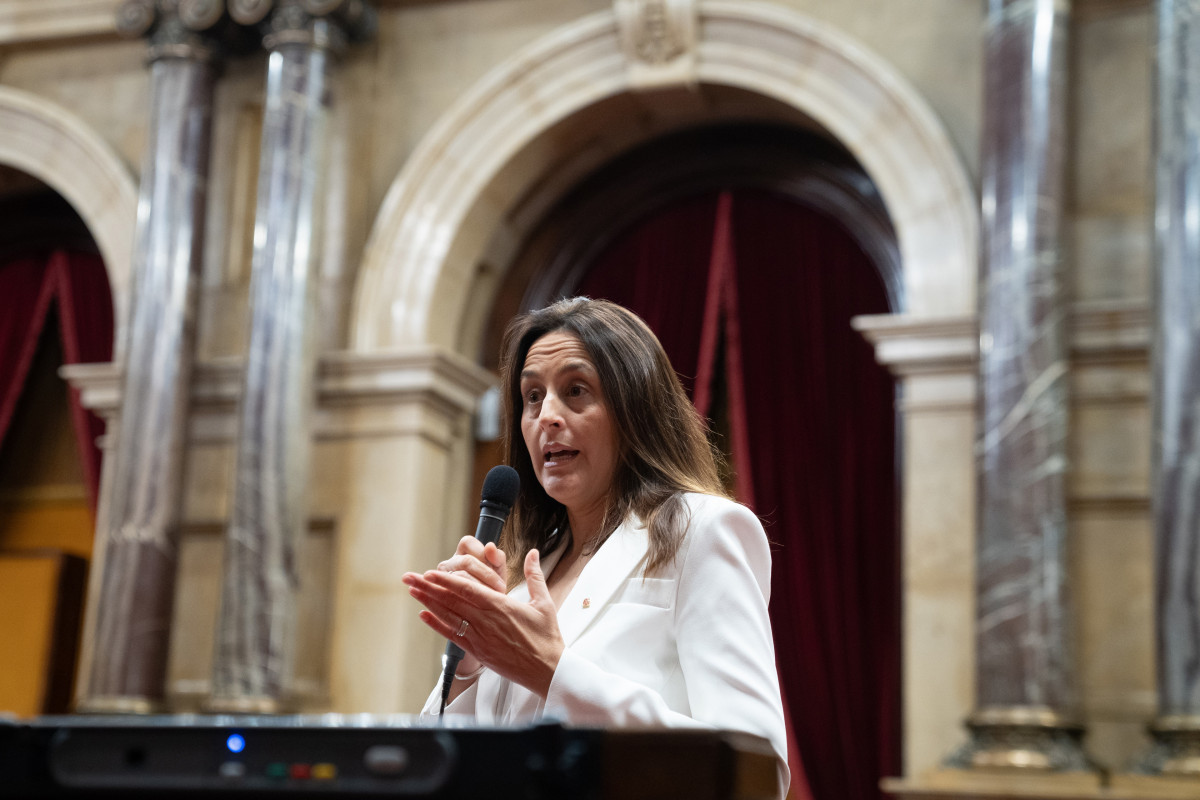 Archivo - La consellera de Educación y FP de la Generalitat, Esther Niubó