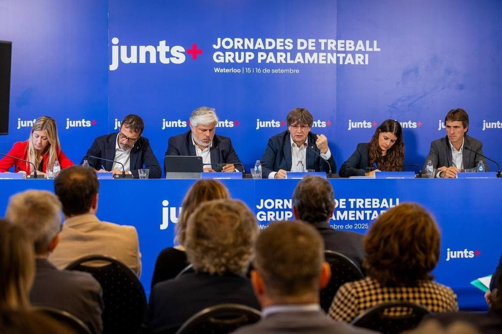 EuropaPress 6956705 expresidente generalitat lider junts carles puigdemont reunion grupo