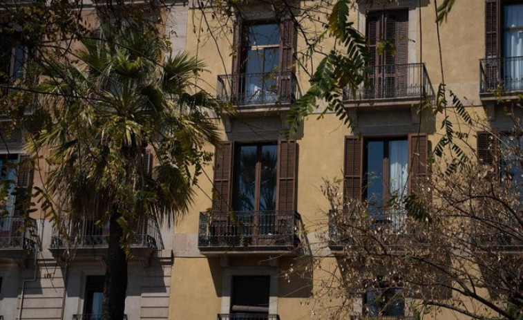 “L'habitatge és un dret, no un luxe”: ERC ataca la inacció del govern de Barcelona