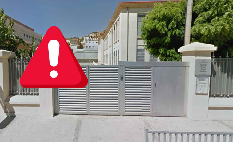 Protesta a Balaguer: docents i sindicats denuncien una agressió a un mestre a l'escola Àngel Guimerà