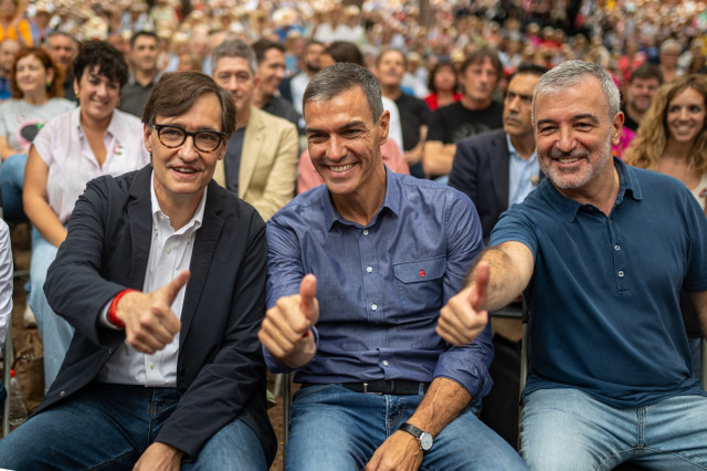 EuropaPress 6971473 presidente generalitat salvador illa presidente gobierno pedro sanchez