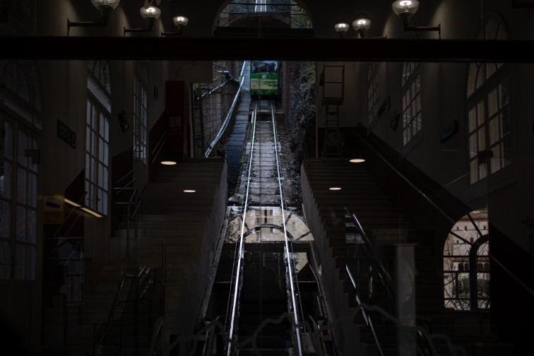 Montserrat: 27 persones queden atrapades en el funicular amb desplegament d'emergència