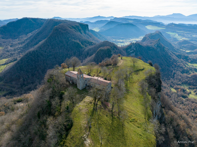 El santuari amagat de Catalunya que sorprèn el món des de l'alt dels boscos