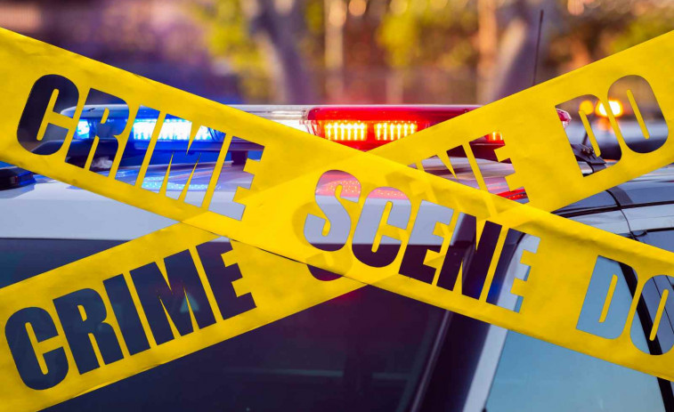 Detingut per tancar a la seva fillastra durant més de 20 anys mentre la violava i la venia a altres homes