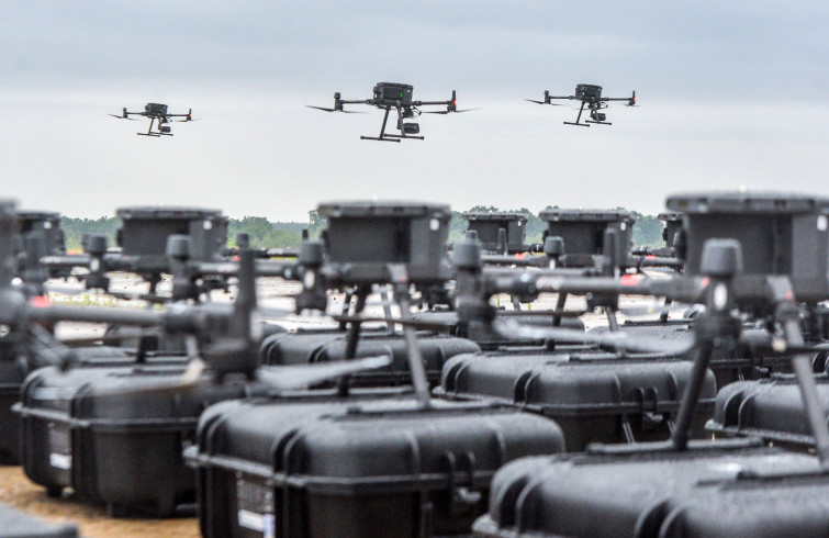 Drons misteriosos tanquen l'aeroport de Copenhaguen, desviant desenes de vols