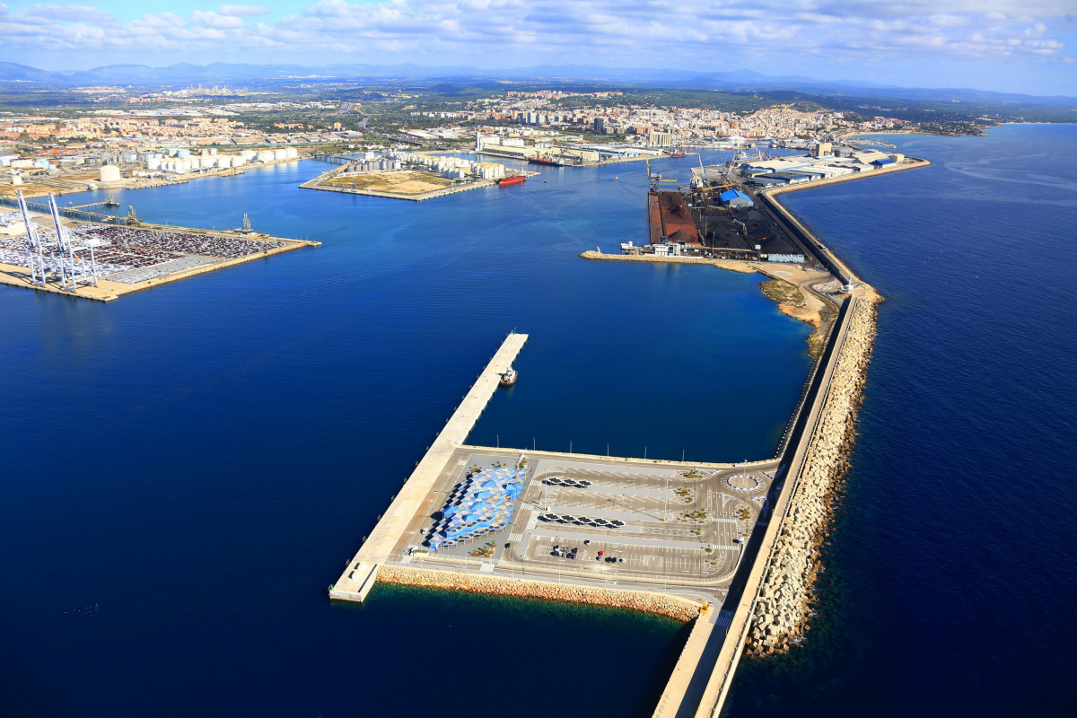 Archivo - Vista aérea del Port de Tarragona.