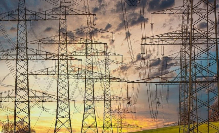 Advertiment energètic: El 83% de la xarxa elèctrica espanyola està saturada i frena la transició verda