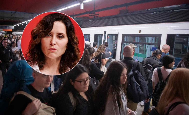 Ayuso contracta a 120 treballadors per a empènyer als passatgers cap als vagons del metre