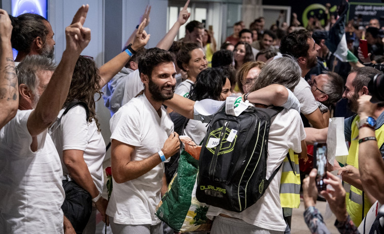 Albares anuncia la tornada a Espanya dels 28 retinguts a Israel després de la flotilla