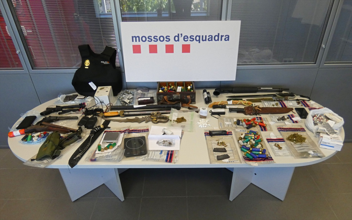 EuropaPress 7010196 material intervenido dos entradas registros domicilios donde banda vendia