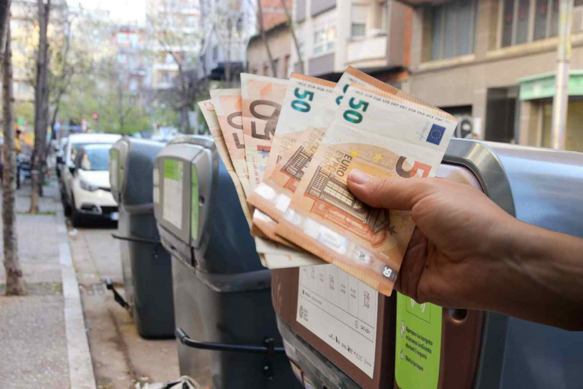 Contenedores en Girona, dinero   CANVA   Aj. de Girona