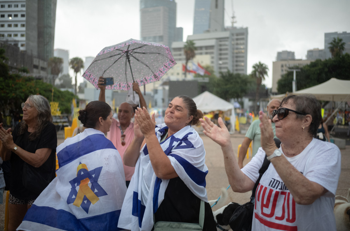 EuropaPress 7014209 09 octubre 2025 israel tel aviv people gather at hostage square in tel aviv