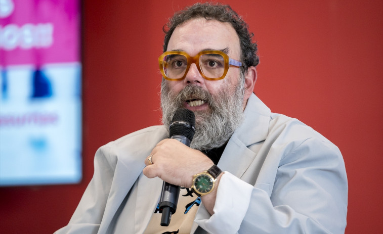 Bob Pop prepara la seva candidatura per a liderar BComú amb l'humor i el diàleg com a bandera