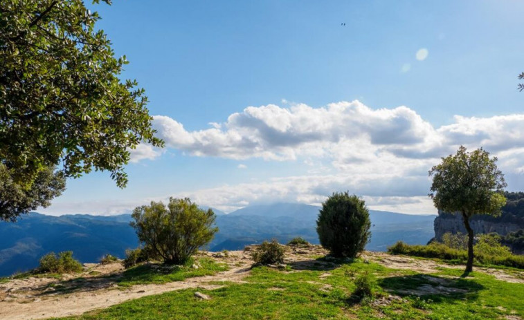 Una ciutat a la vora de l'abisme: la cascada que apareix i desapareix en el cor de Catalunya