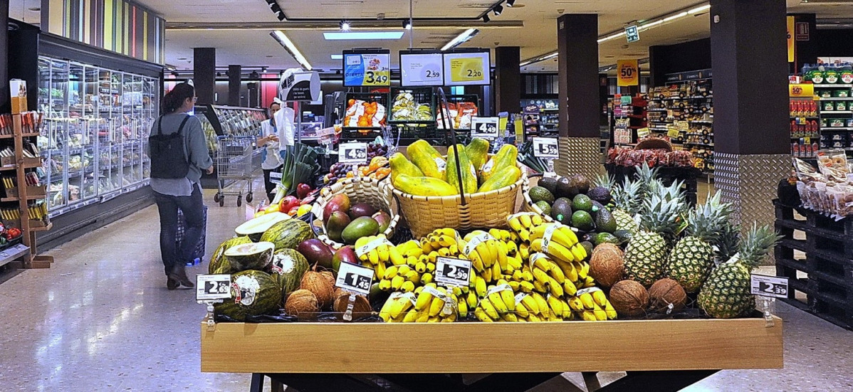 Imagen de plátanos dentro de un supermercado de Caprabo