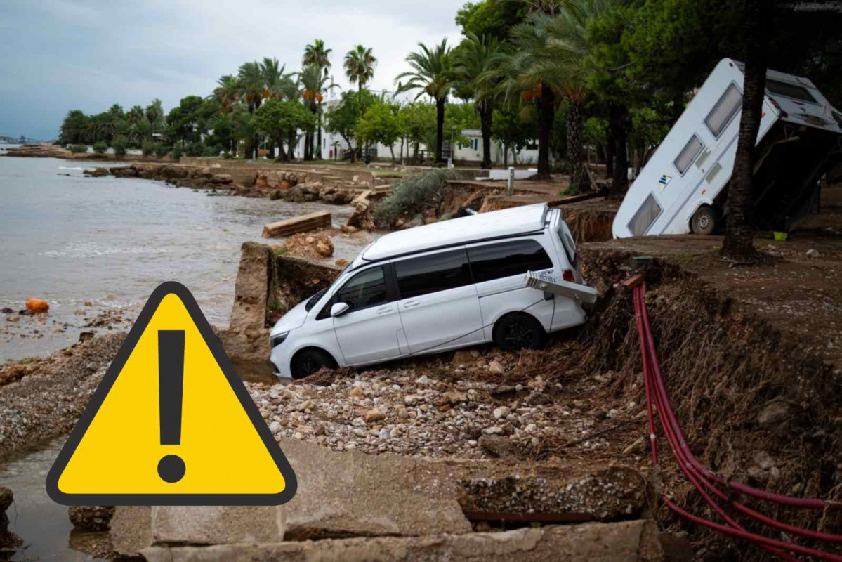 Coches arrastrados por las recientes inundaciones en Alcanar   EP   canva