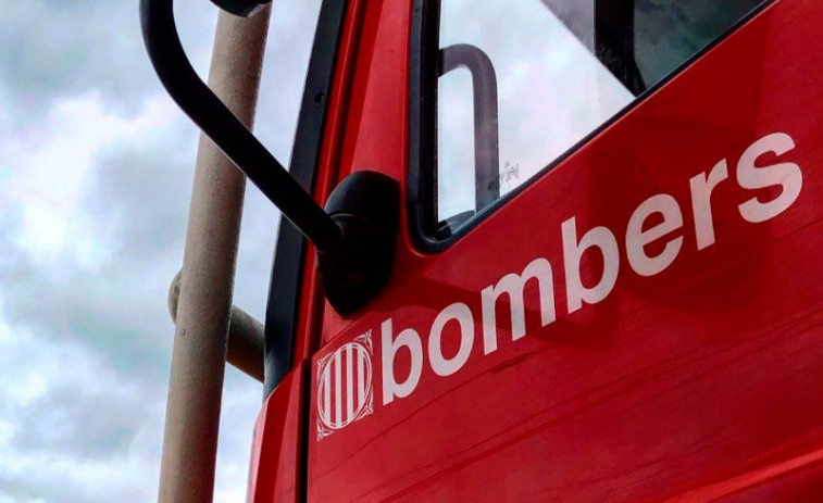 Bombers evacua diversos blocs de pisos i un col·legi de L'Hospitalet per una fuga de gas