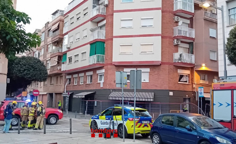 Els veïns de l'edifici L’Hospitalet hauran d’esperar “deu dies o més” per tornar a casa seva
