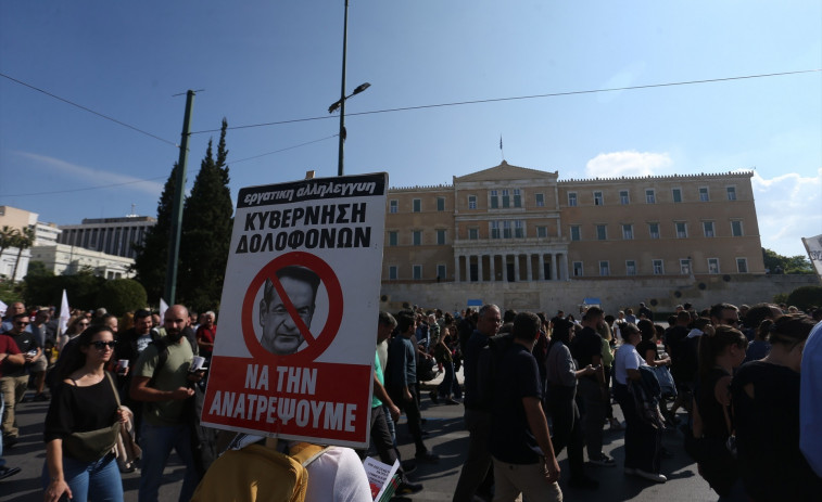 Tornant al passat: Grècia aprova la jornada laboral de fins a 13 hores diàries