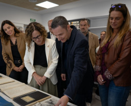 La consellera de Cultura inaugura el nuevo Archivo Municipal de Vallirana