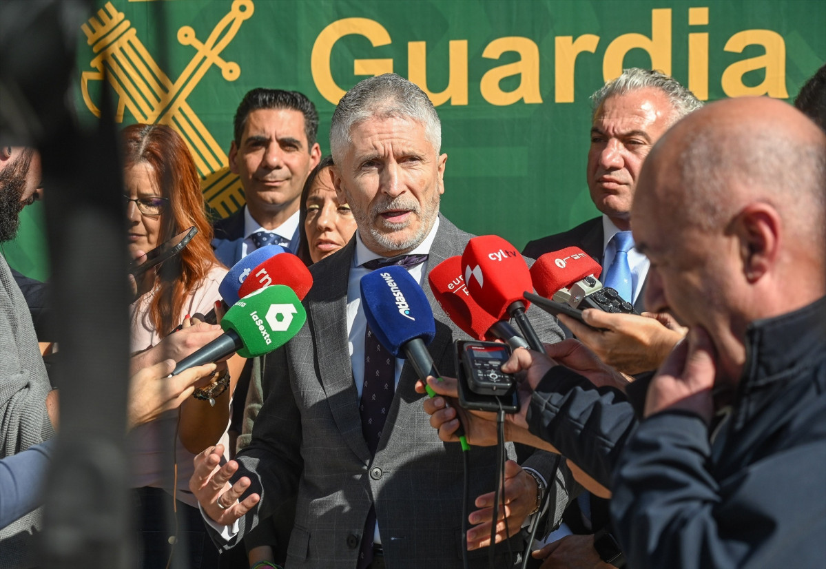 EuropaPress 7033734 ministro grande marlaska atiende medios villasana mena inauguracion viernes