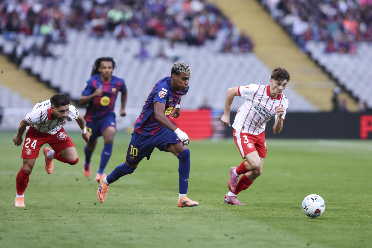 EuropaPress 7036181 lamine yamal of fc barcelona in action during the spanish league liga ea