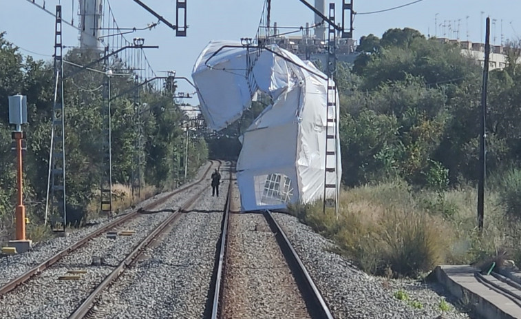 Tallada la R1 de Rodalies entre El Clot i Badalona per un obstacle en les vies