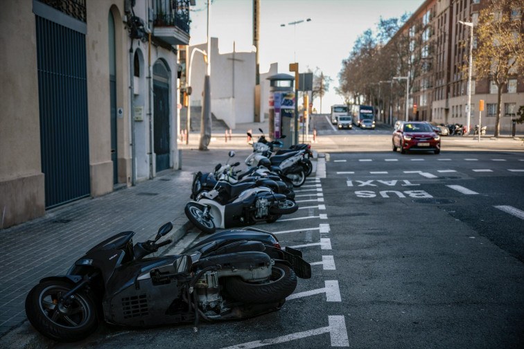 Temporal a Barcelona: tanquen espais públics i aconsellen assegurar balcons i vehicles