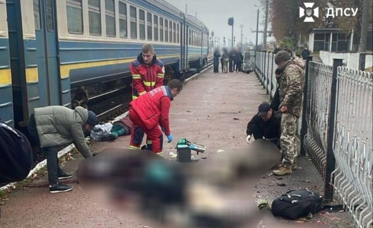 Atemptat  amb morts i ferits en estació de tren a Ucraïna