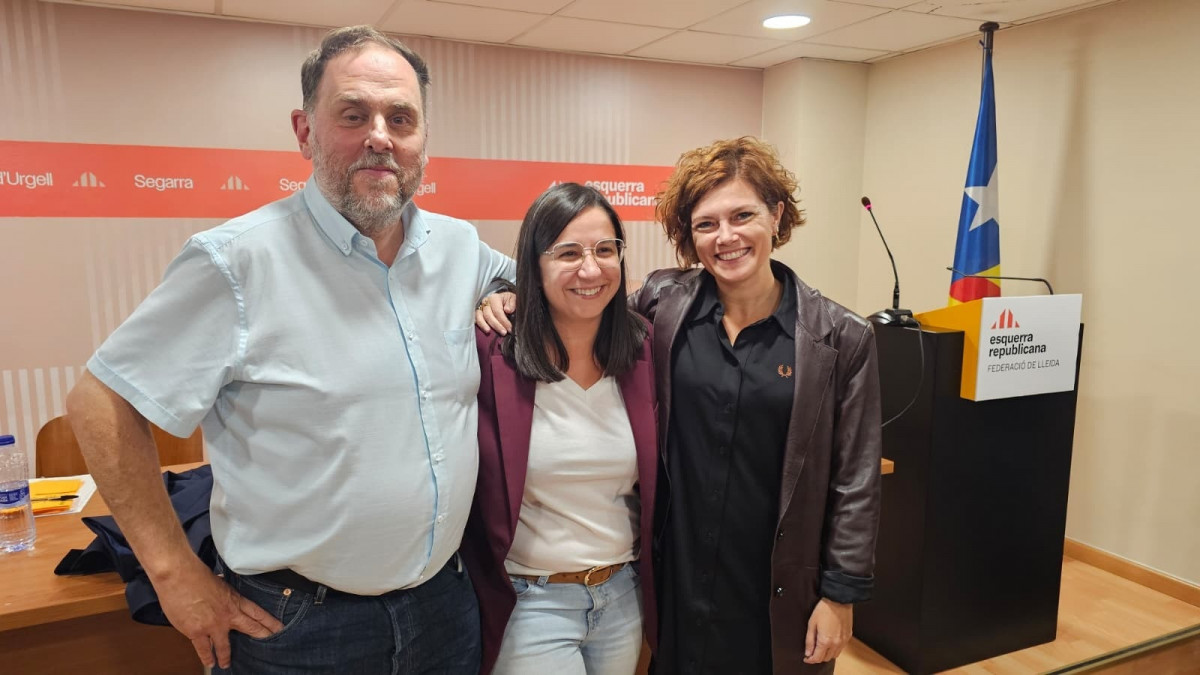 EuropaPress 7052688 candidata erc alcaldia lleida 2027 jordina freixanet junto presidente erc