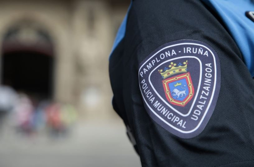 EuropaPress 6879302 imagen uniforme agente policia municipal