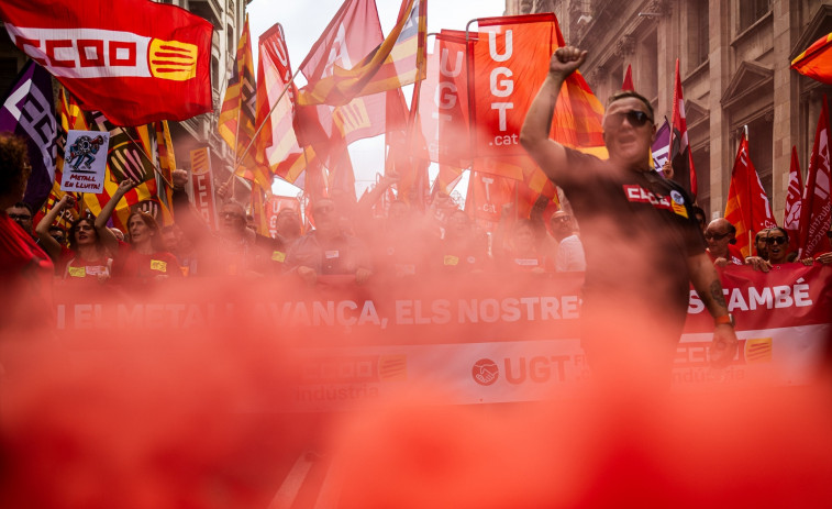 Més de 2.500 treballadors del metall es manifesten a Barcelona en la seva segona jornada de vaga