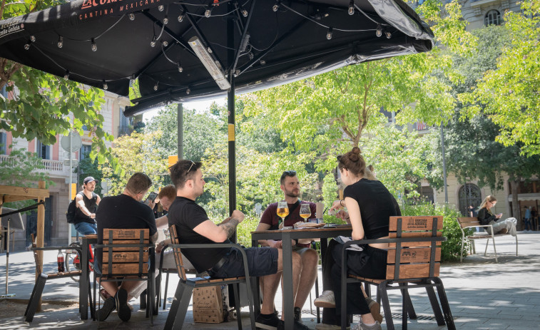 Els hostalers amenacen amb anar a la vaga si no hi ha avanços en la pujada del sou per conveni