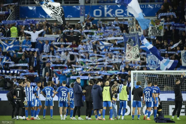 L'Alabès derrota l'Espanyol 2-1 i frena la seva ratxa després d'una actuació polèmica al Mendizorroza