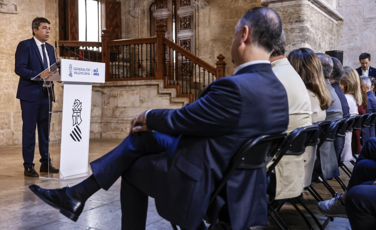 Mazón registra a Les Corts l'escrit de renúncia de president